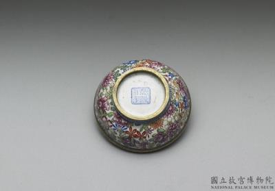 图片[3]-Copper-body painted enamel box with European mother-and-child decoration, Qing dynasty, Qianlong reign (1736-1795)-China Archive